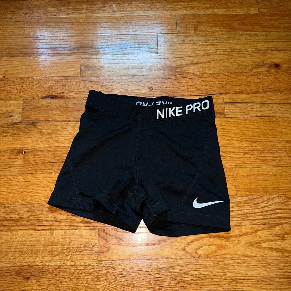 Black Nike pro shorts